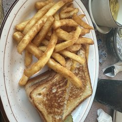 Gardner Restaurant - Grilled cheese and fries