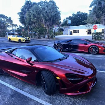 Atmosphere at Vero - Parking was good across the street so we brought our cars - Revuelto is me. - Jazz & Blues Near Me - Vero Beach, Florida