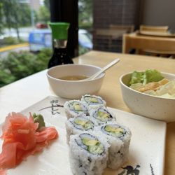 Bisuteki Japanese Steak House - California roll