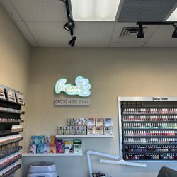 Vivian’s Nail salon