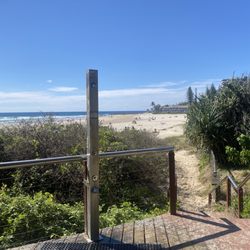 Rainbow Bay Beach - Lovely in the sun!