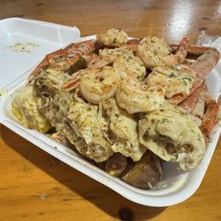 Britt Bratt Garlic Crabs - Shrimp and crab legs