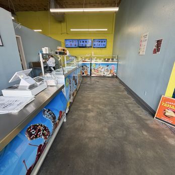 Paleteria Yneveria La Super - A long view, from the front, of the space inside. - Ice Cream & Frozen Yogurt Near Me - Vancouver, Washington Paleteria Yneveria La Super - A long view, from the front, of the space inside. - Ice Cream & Frozen Yogurt Near Me - Vancouver, Washington