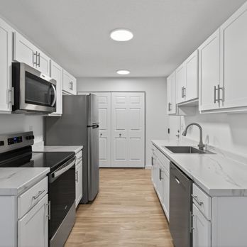 Lexington Hills - Apartments Near Me - Eagan, Minnesota