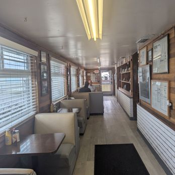 Nancy's Airport Cafe - The classic diner booths. - American Near Me - Willows, California Nancy's Airport Cafe - The classic diner booths. - American Near Me - Willows, California
