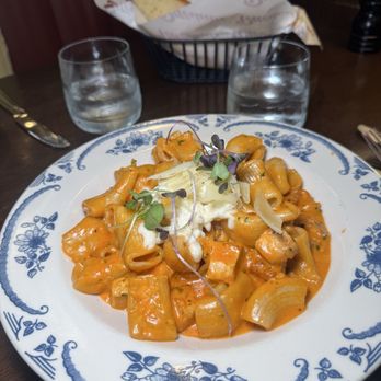 Petterinos - American Near Me - Chicago, Illinois
