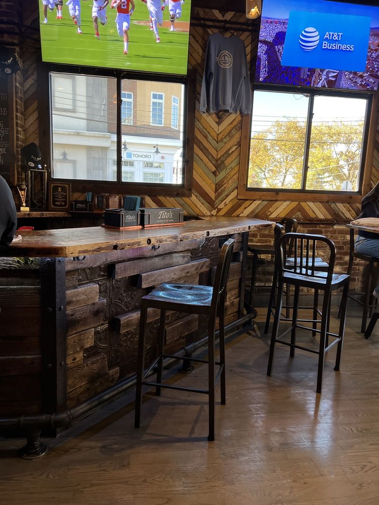 Red Rock Tap and Grill