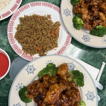 Hong Kong - Fried rice, General Tso's chicken - Chinese Near Me - Dawsonville, Georgia Hong Kong - Fried rice, General Tso's chicken - Chinese Near Me - Dawsonville, Georgia