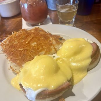 Kitchen Table - Eggs Benedict w/a side of hash browns - New American Near Me - Prescott, Wisconsin Kitchen Table - Eggs Benedict w/a side of hash browns - New American Near Me - Prescott, Wisconsin