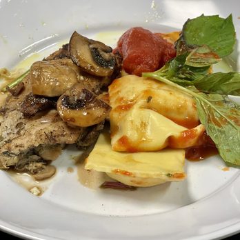Selfup Cooking Classes - Cheese Ravioli with Chicken Marsala - Cooking Classes Near Me - New York, New York Selfup Cooking Classes - Cheese Ravioli with Chicken Marsala - Cooking Classes Near Me - New York, New York