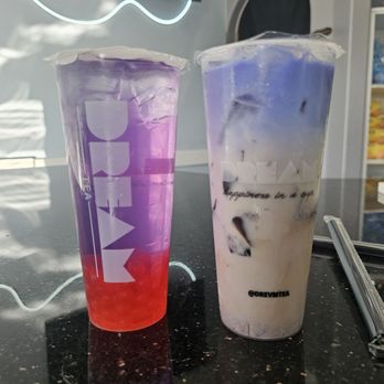 Dream Tea - Lychee butterfly tea w strawberry popping boberp, blueberry butterfly milk tea w grass jelly - Bubble Tea Near Me - Sacramento, California