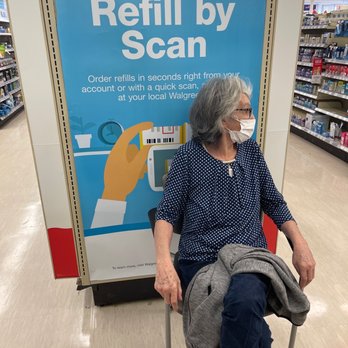 Walgreens - waiting the 15 minute - Drugstores Near Me - Wayne, Michigan