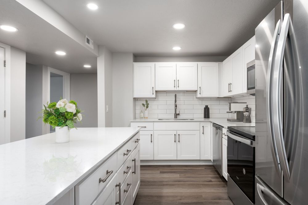 WEST TEMPLE APARTMENTS Open for Business 15 Photos 185 North West