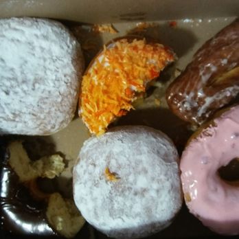 Dandee Donut Factory - Donuts Near Me - Pompano Beach, Florida