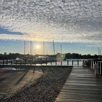 The Chesapeake Inn - Hotels Near Me - Urbanna, Virginia The Chesapeake Inn - Hotels Near Me - Urbanna, Virginia