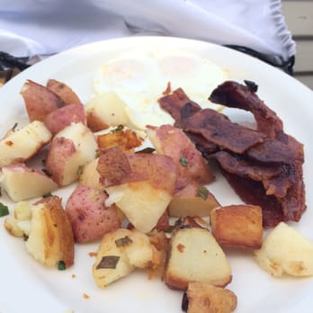 Dorn's Original Breakers Cafe - Bacon and eggs. Portions are small and presentation was poor. - Seafood Near Me - Morro Bay, California Dorn's Original Breakers Cafe - Bacon and eggs. Portions are small and presentation was poor. - Seafood Near Me - Morro Bay, California