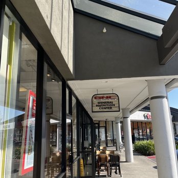 GNC - GNC Store Front, Greenhouse Marketplace Shopping Center, San Leandro, CA. - Health Markets Near Me - San Leandro, California