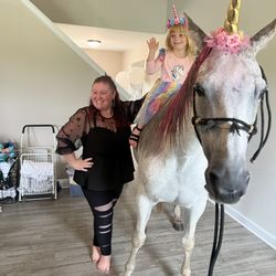 Cotton Top Horse Rentals - Every little girlLOVES A UNICORN