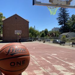Coloma Park - Basketball courts 
