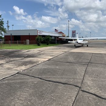 Runway Cafe - Plane that pulled up while we were eating. - Seafood Near Me - Angleton, Texas Runway Cafe - Plane that pulled up while we were eating. - Seafood Near Me - Angleton, Texas