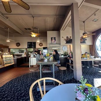 Creekside Bakery - Inside - Bakeries Near Me - Novato, California Creekside Bakery - Inside - Bakeries Near Me - Novato, California