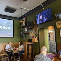 The Som: Burgers + Beer
