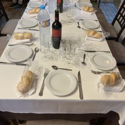 El Mirador - Red vino with pan (bread)