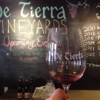De Tierra Vineyards - Great tasting at La Tierra. - Wineries Near Me - Carmel, California
