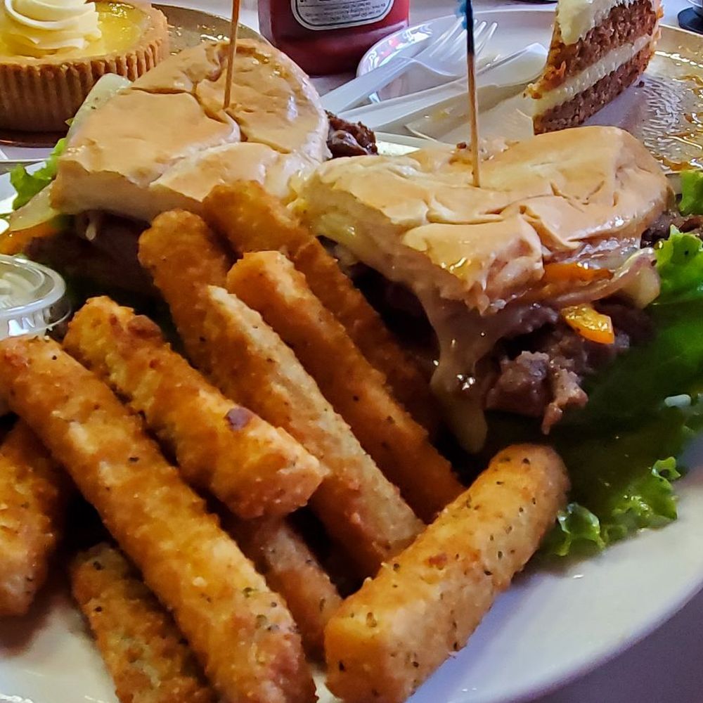 Marinated steak sandwich with zucchini fries Marinated steak sandwich with zucchini fries