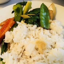 Tjabba Thai - Stir fry vegetables with tofu and rice
