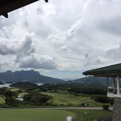 賽馬會滘西洲公眾高爾夫球場