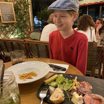 Le Bois - It was a good night with great bits of food.  A nice gem on the other side of the tower. - French Near Me - Paris, 75