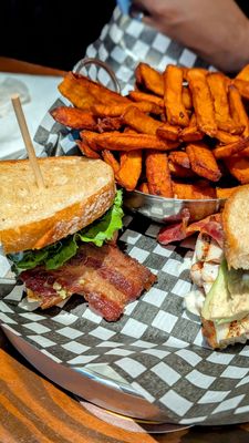 Loose Moose / Antler Room by null