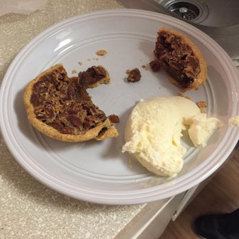 Franklin Barbecue - pecan pie. Ice cream not complimentary - Barbeque Near Me - Austin, Texas Franklin Barbecue - pecan pie. Ice cream not complimentary - Barbeque Near Me - Austin, Texas