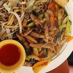 Dynasty Cuisine - Fresh ingredients, nice flavor. The hot mustard will wake you up.