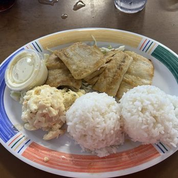 Tasty Crust Restaurant - Mahi-mahi - Breakfast & Brunch Near Me - Wailuku, Hawaii
