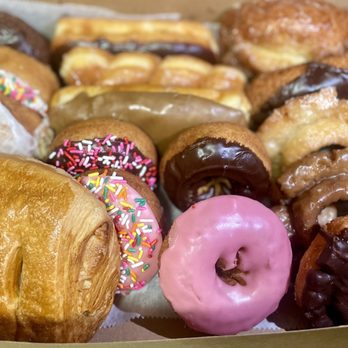Simone's Donuts - Surprise box of donuts for 5.99 through the app too good to go - Donuts Near Me - Long Beach, California