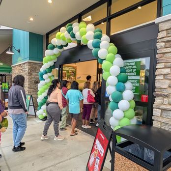 Sprouts Farmers Market - Balloon arch at the entrance - Grocery Near Me - Paramount, California Sprouts Farmers Market - Balloon arch at the entrance - Grocery Near Me - Paramount, California