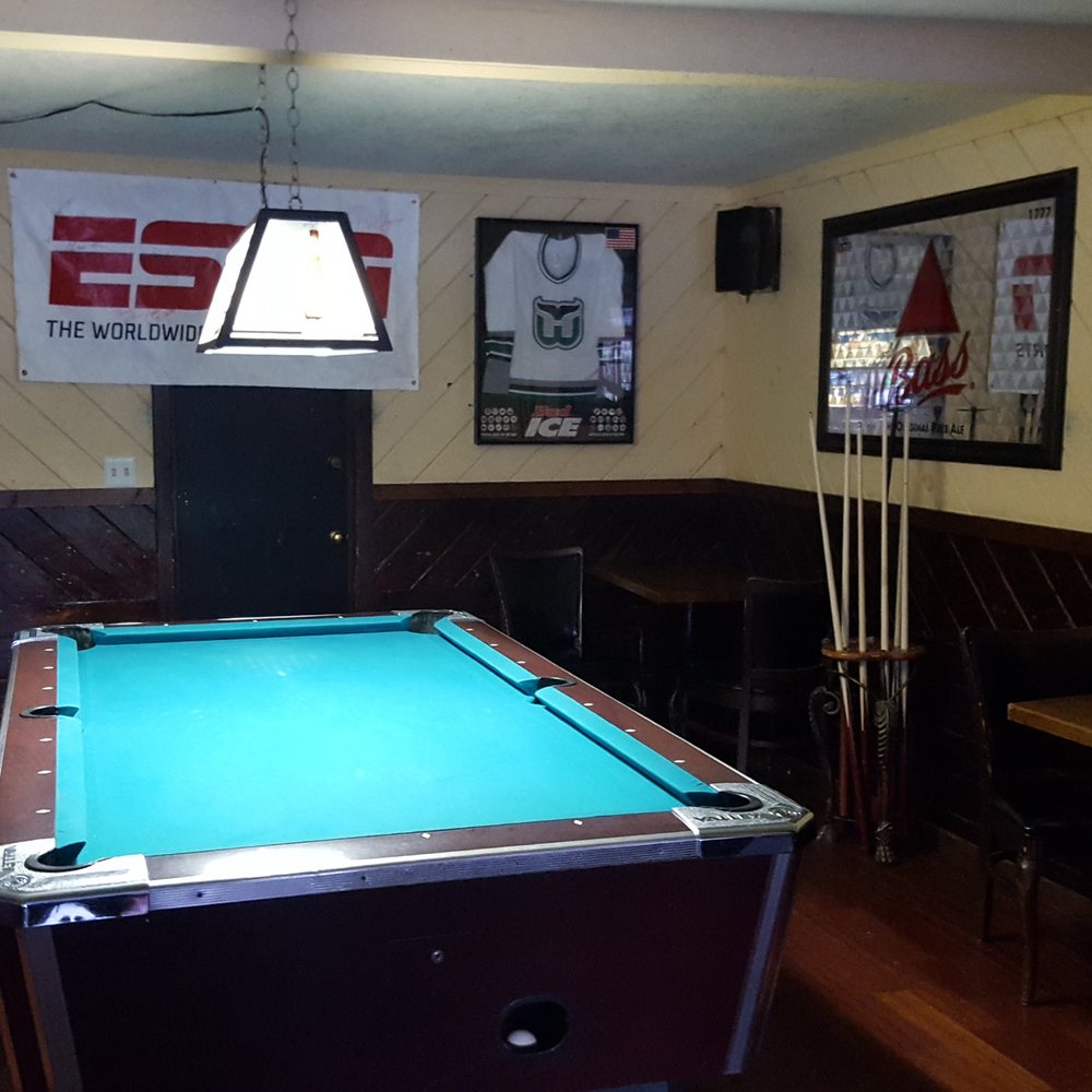 Cloverleaf Motel - Pool Table - Hotels Near Me - Enfield, Connecticut Cloverleaf Motel - Pool Table - Hotels Near Me - Enfield, Connecticut