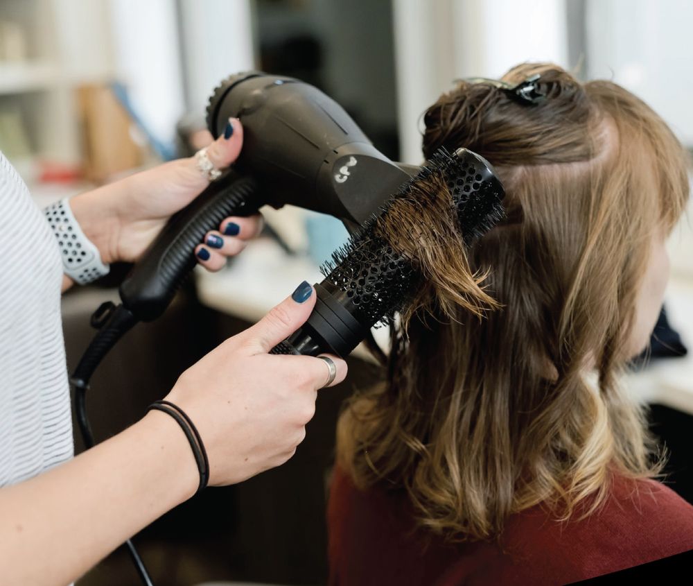 Divina Threading & Nail Salon