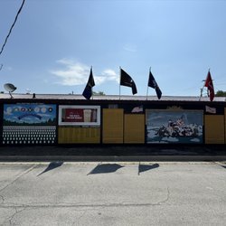 Mad Hyena Bar & Grill