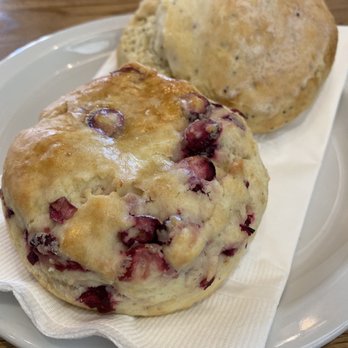 Cafe Dantorels - Cranberry biscuit and lemon/poppyseed scone - Cafes Near Me - Sacramento, California