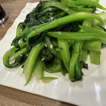 Fong Kee Clay Pot - Stir fry Choi sum with garlic - Cantonese Near Me - Union City, California Fong Kee Clay Pot - Stir fry Choi sum with garlic - Cantonese Near Me - Union City, California
