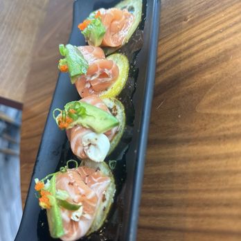 Kan Sushi - Salmon to the moon - Sushi Bars Near Me - Honolulu, Hawaii