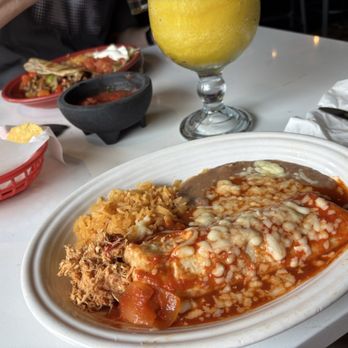 Tacos Mexicanos - Chicken burrito lunch special and a virgin mango margarita. - Mexican Near Me - Macedonia, Ohio Tacos Mexicanos - Chicken burrito lunch special and a virgin mango margarita. - Mexican Near Me - Macedonia, Ohio