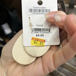 Cavender's Boot City - Clearance