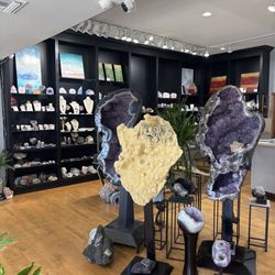 Mythos - Crystals, and beautiful jewelry!