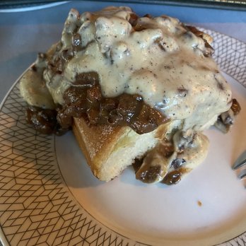 Maple & Ash - Birthday brunch complimentary Cinnamon roll - Steakhouses Near Me - Chicago, Illinois