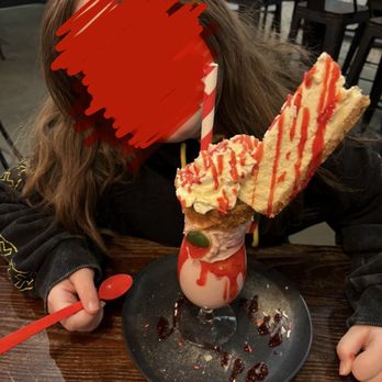 Shake No Eight - Strawberry shake - Coffee & Tea Near Me - Columbus, Ohio