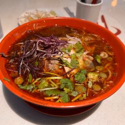 Quan Ngon - Spicy Beef Noodle Soup (Spice Level 1)